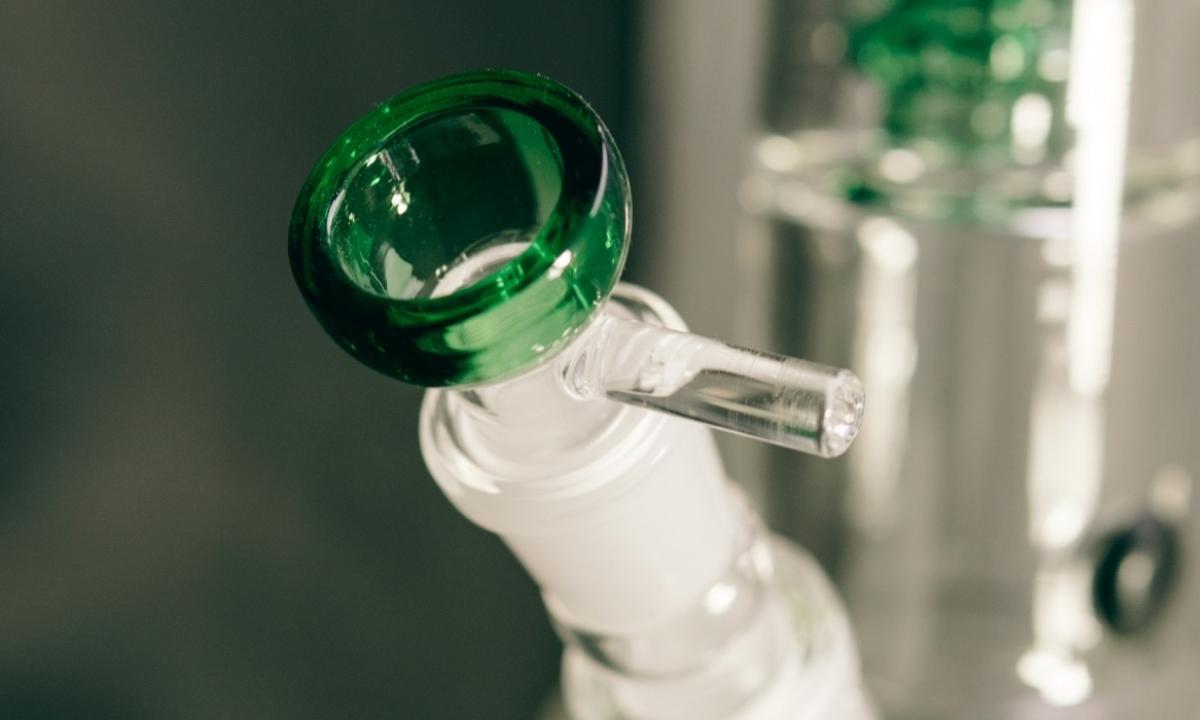 How to Clean a Bong