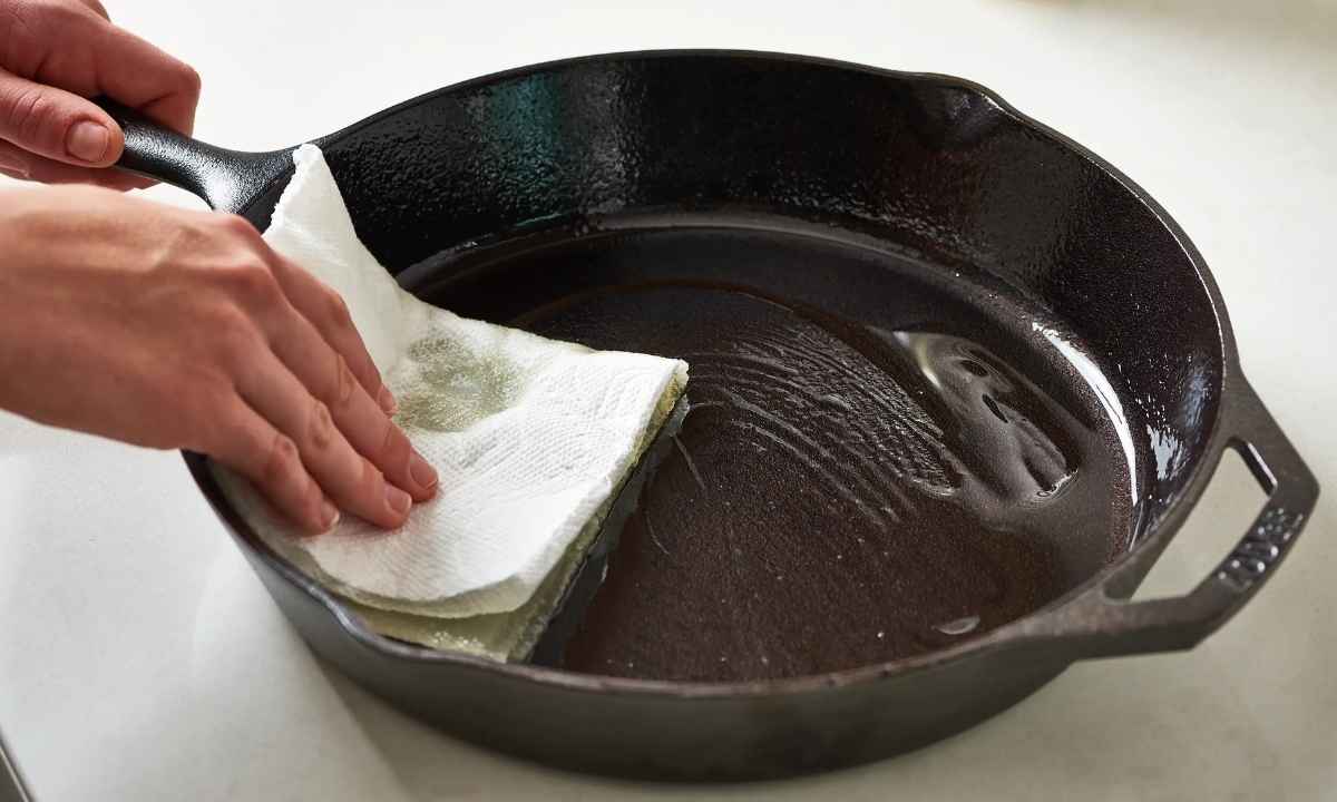 How to Re-Season a Cast Iron Skillet After Cleaning